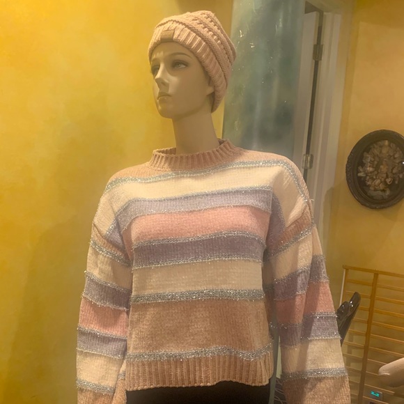 Forever 21 Sweaters - 🎁 NWT Forever 21 pink/gray striped sweater